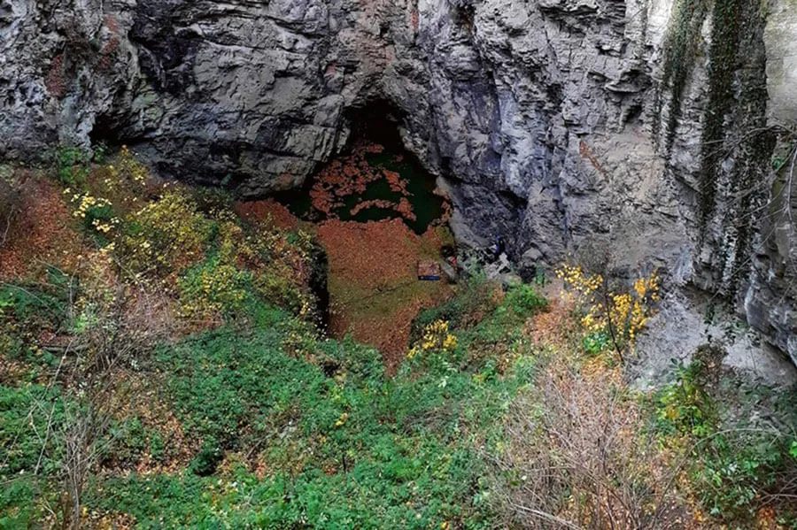 Je v Česku nejhlubší zatopená jeskyně na světě?